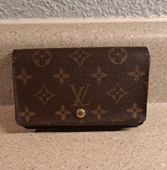 Louis Vuitton Handbags - Vintage Louis Vuitton Wallet